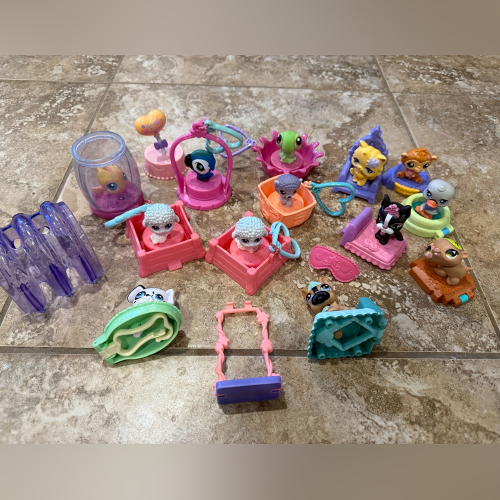 My Littlest Pet Shop McDonald lot of toys 2000s hasbro